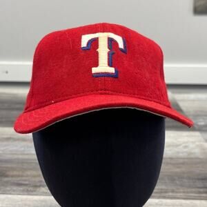Vintage New Era MLB Texas Rangers Red 7 1/8” M Fitted Baseball Hat‎ Cap USA Made